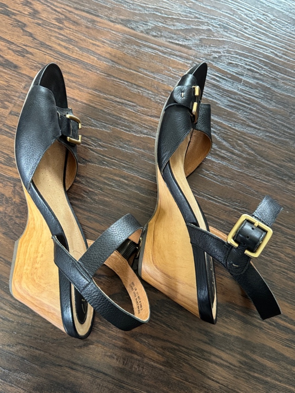 Clarks Black Leather Cross-Strap Sandals with Gold Buckles - Picture 12 of 12